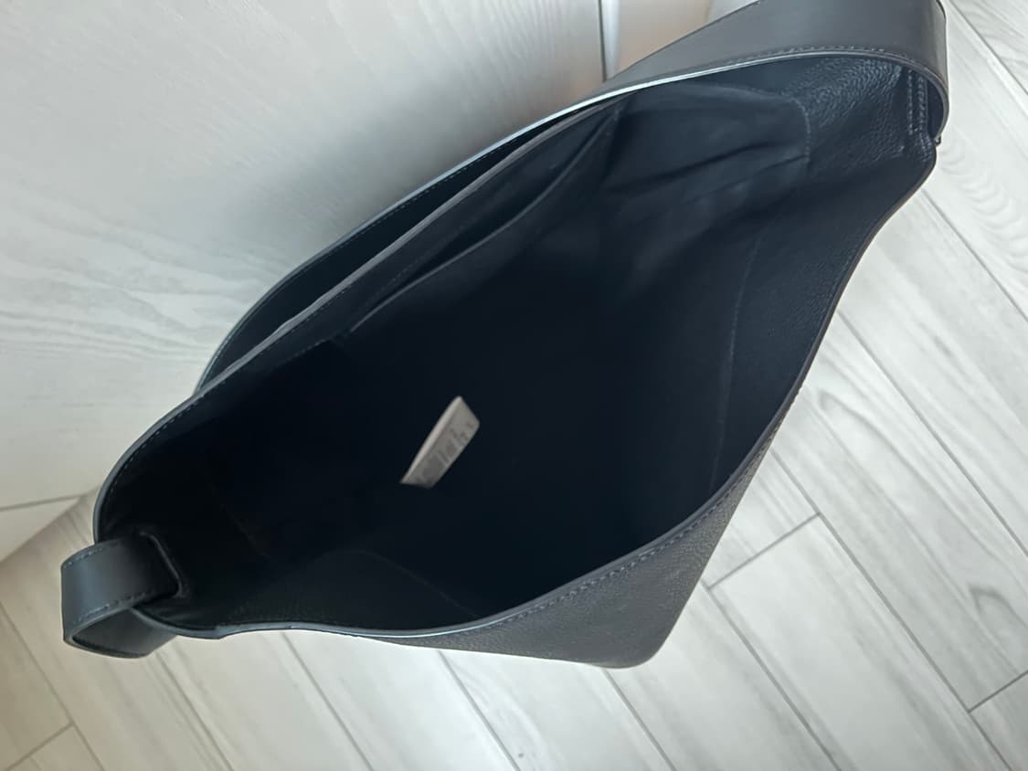 유스 듀얼 텍스쳐 레더 숄더백 상품이미지4