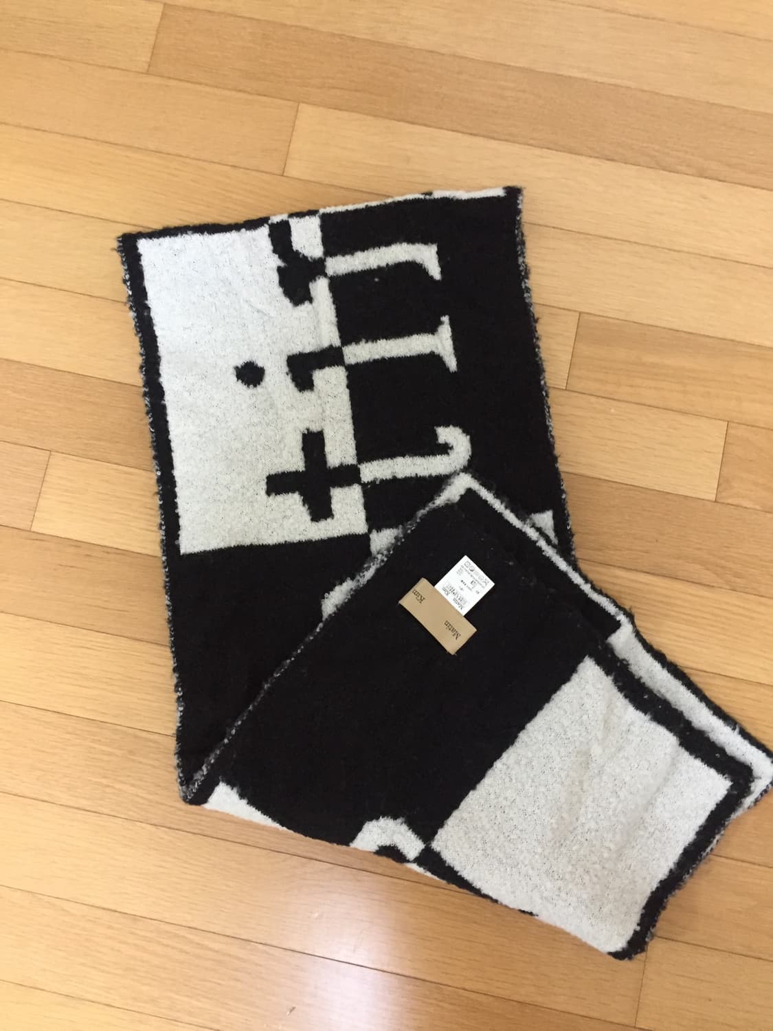 마뗑킴 체크보드 머플러 상품이미지1