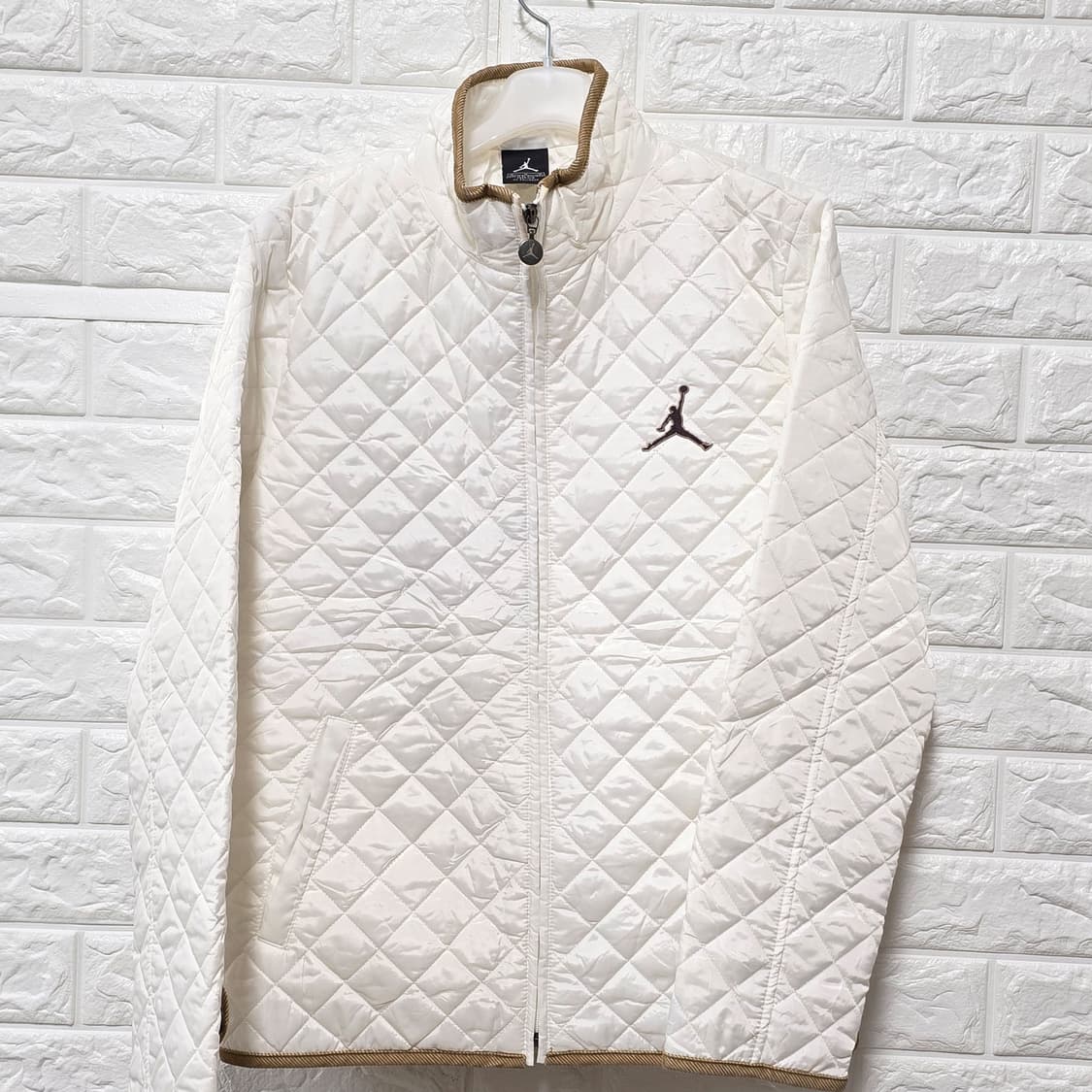 택포// 나이키 조던 퀼팅 자켓 M 상품이미지1