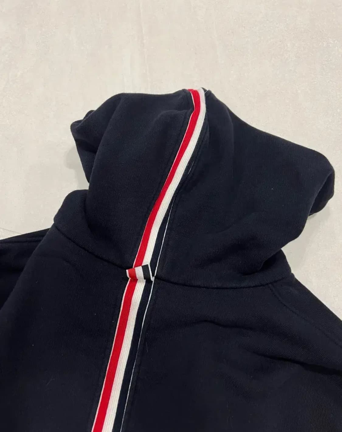 톰브라운 백삼선 후드집업 상품이미지2