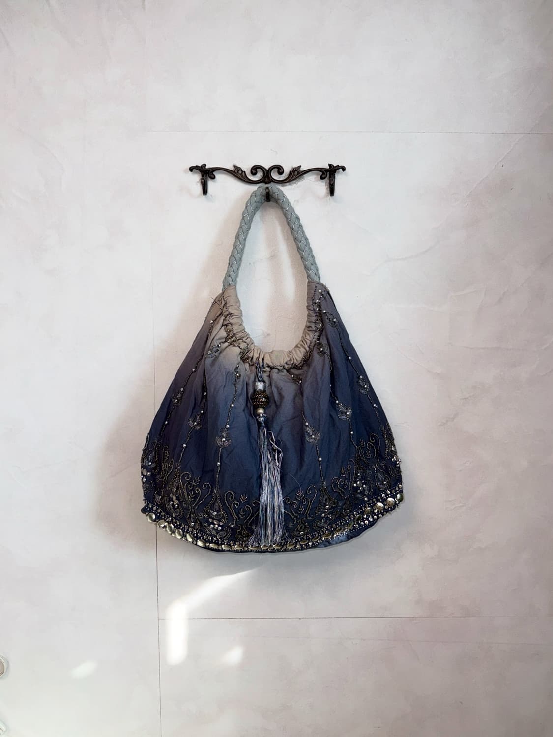 Ash navy gradient oriental embroid 토트백 상품이미지1