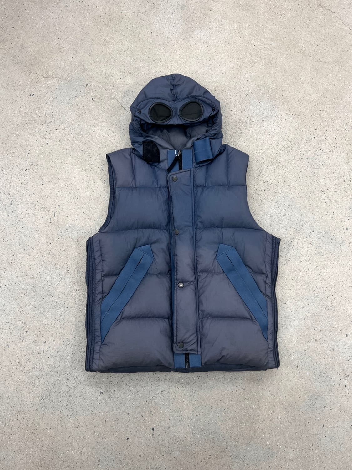 CP컴퍼니 썬페이드 고글 패딩 베스트 상품이미지2