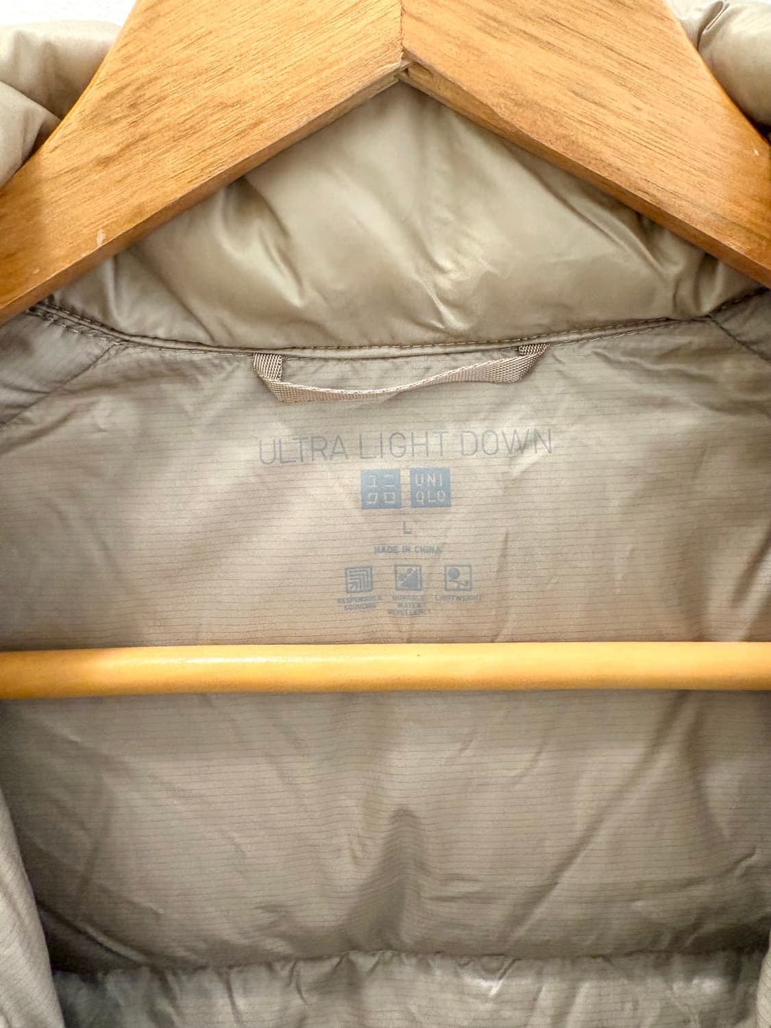 유니클로 조끼 패딩 경량패딩 상품이미지4