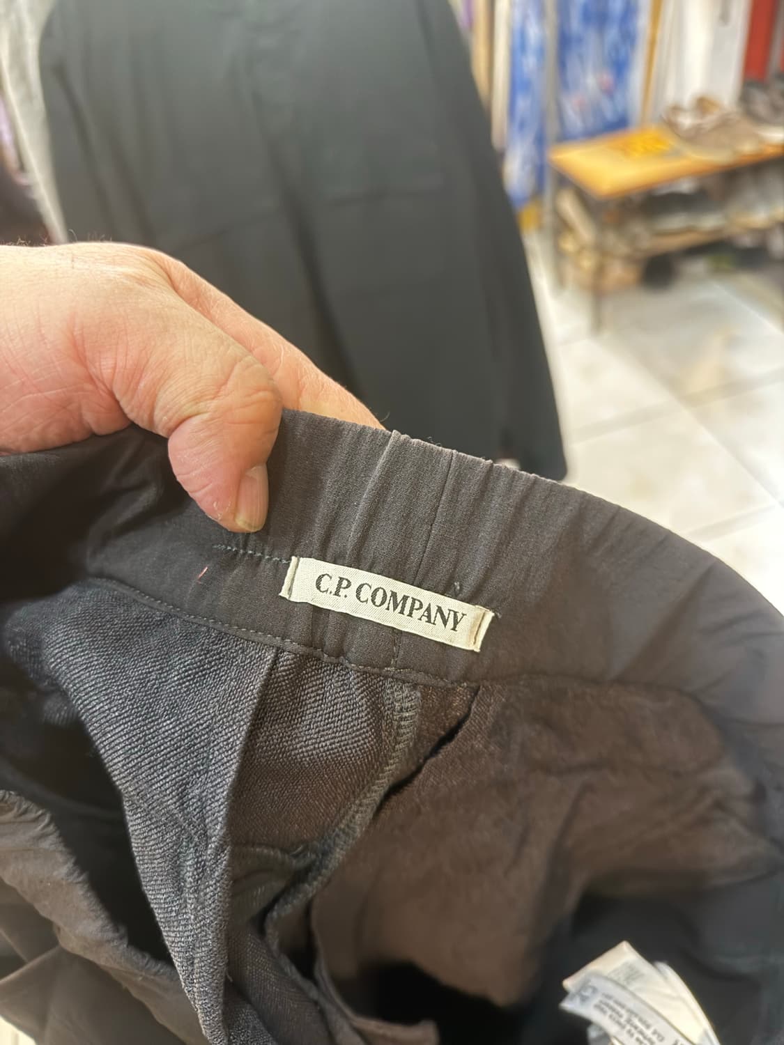 48/32/24ss 정품 cp컴퍼니 크롬-R 조거팬츠 팝니다 상품이미지2