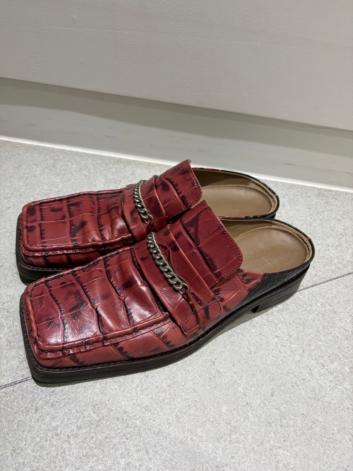 [희귀/44] 마틴로즈 스퀘어토 체인 뮬 - 레드 크록 (Martine 상품이미지3