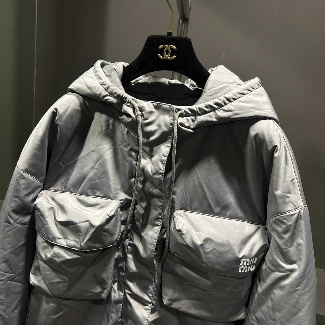 미우미우 테크니컬 패딩 자켓 상품이미지2