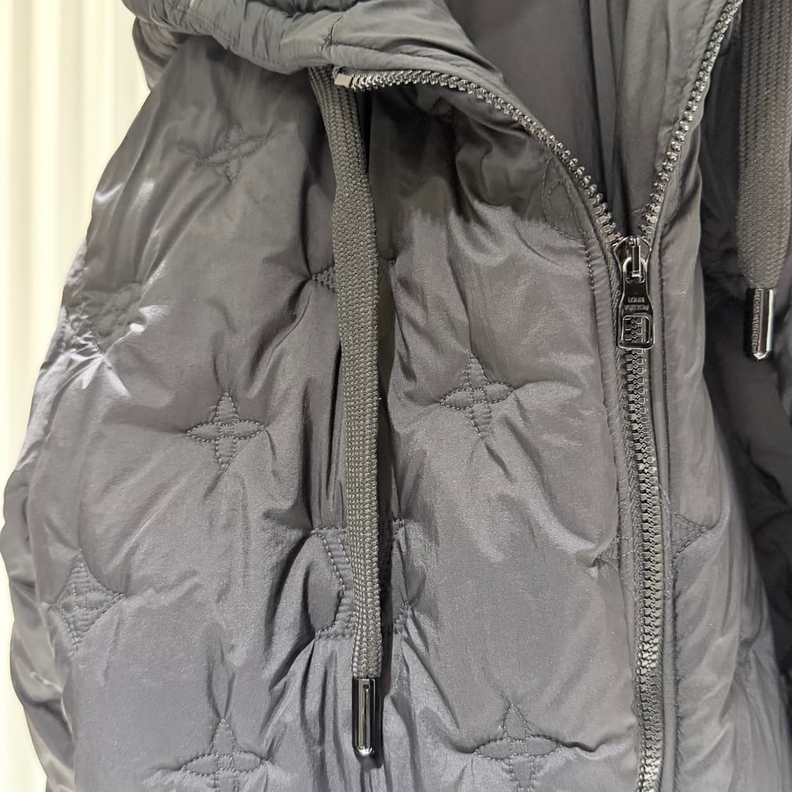 (S+/52) / 루이비통 모노그램 패디드 후디드 블루종 상품이미지3