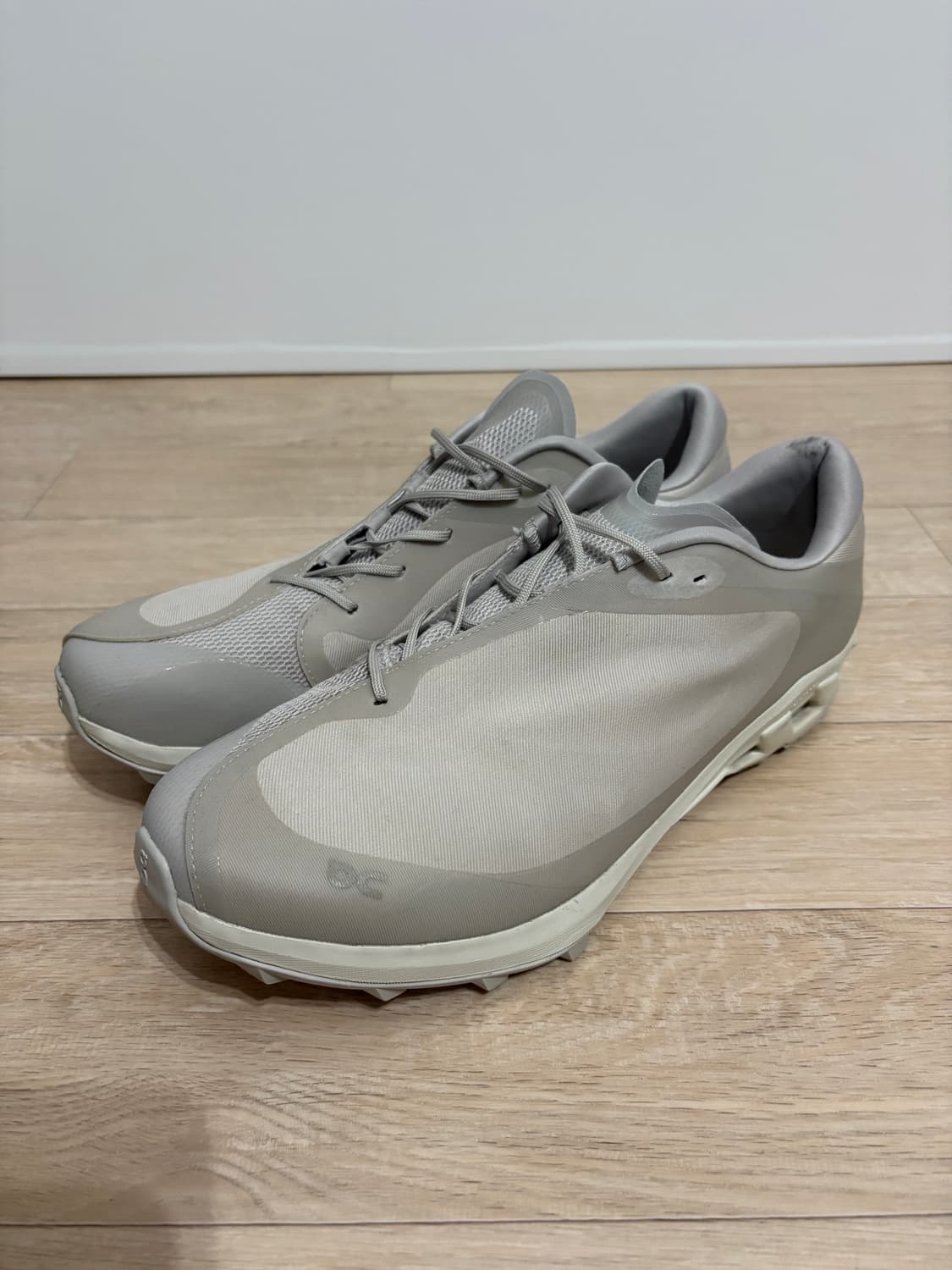 온 러닝 X 파프 / 클라우드벤쳐 피크 아이스 문 / 295 상품이미지1