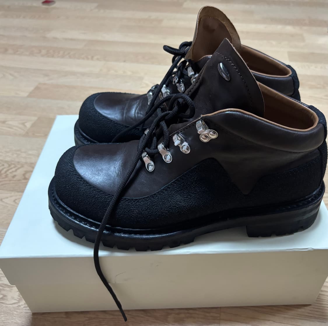 아워레가시 퀘스트 부츠 42사이즈 팝니다 상품이미지2