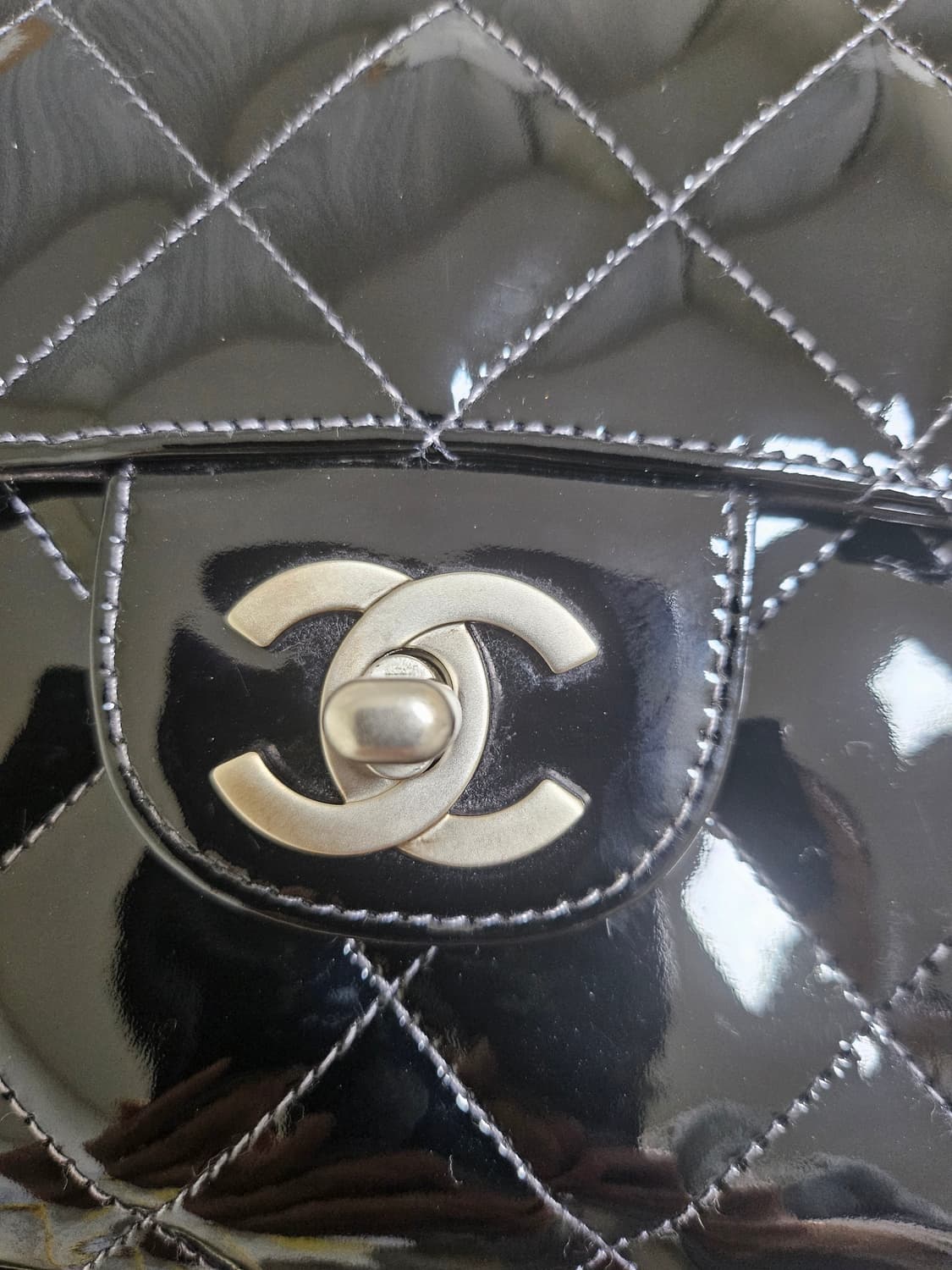 샤넬 6번대 페이던트 레더 클래식 미디엄 은장 상품이미지4