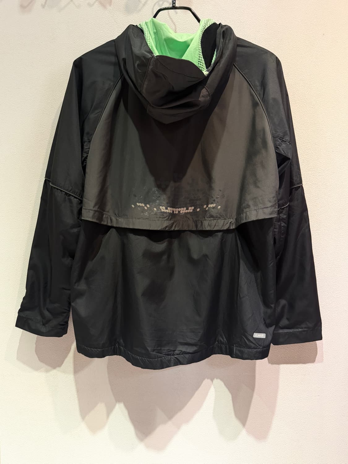 NIKE 나이키 손목 워치 디테일 배색 런닝 자켓 상품이미지2