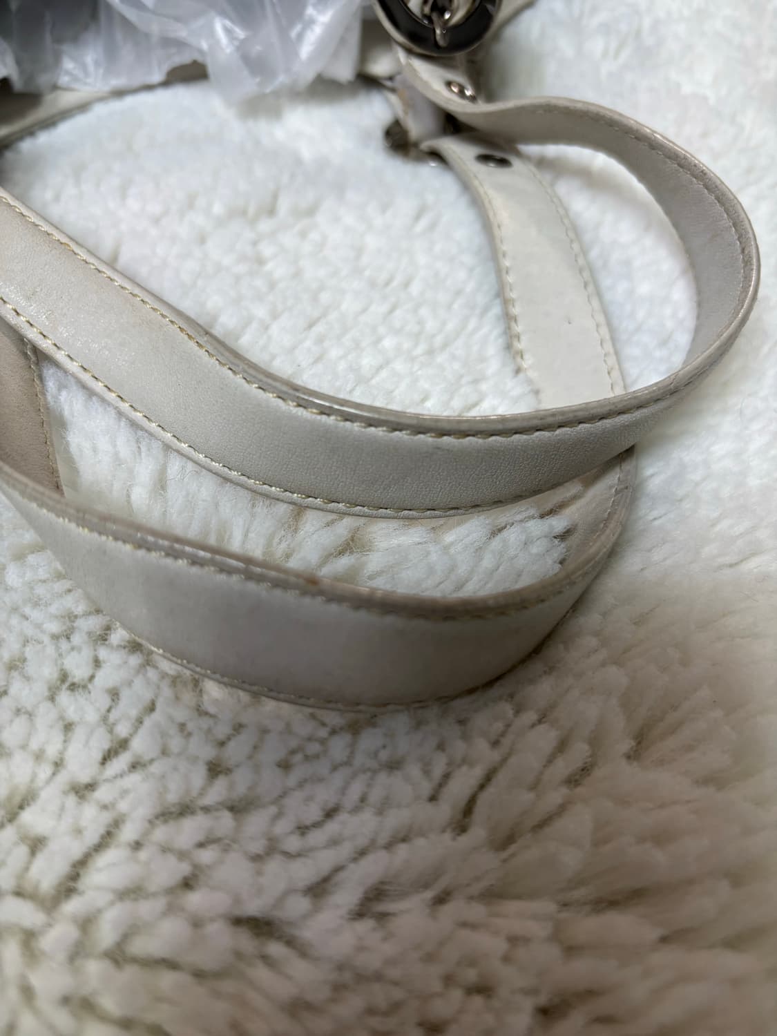 정품 지방시 숄더백. 상품이미지3