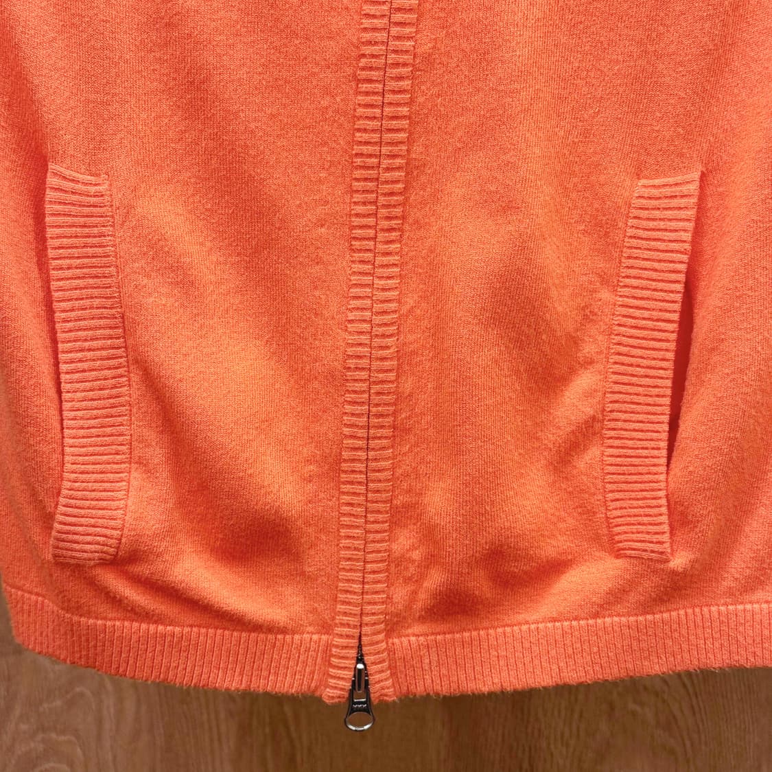 띠어리 하이넥 긴팔 니트 집업 무지 립 넥 디테일 슬림핏 오렌지 상품이미지6