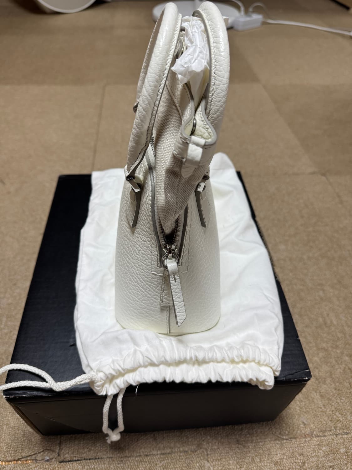 마르지엘라 카프스킨 미니백 아이보리 팝니다 상품이미지4