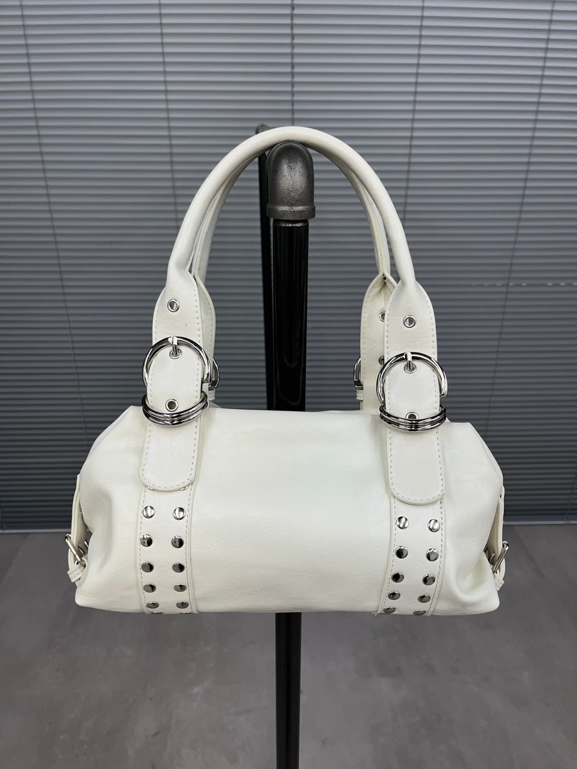 Vintage White Leather Shoulder bag 상품이미지5