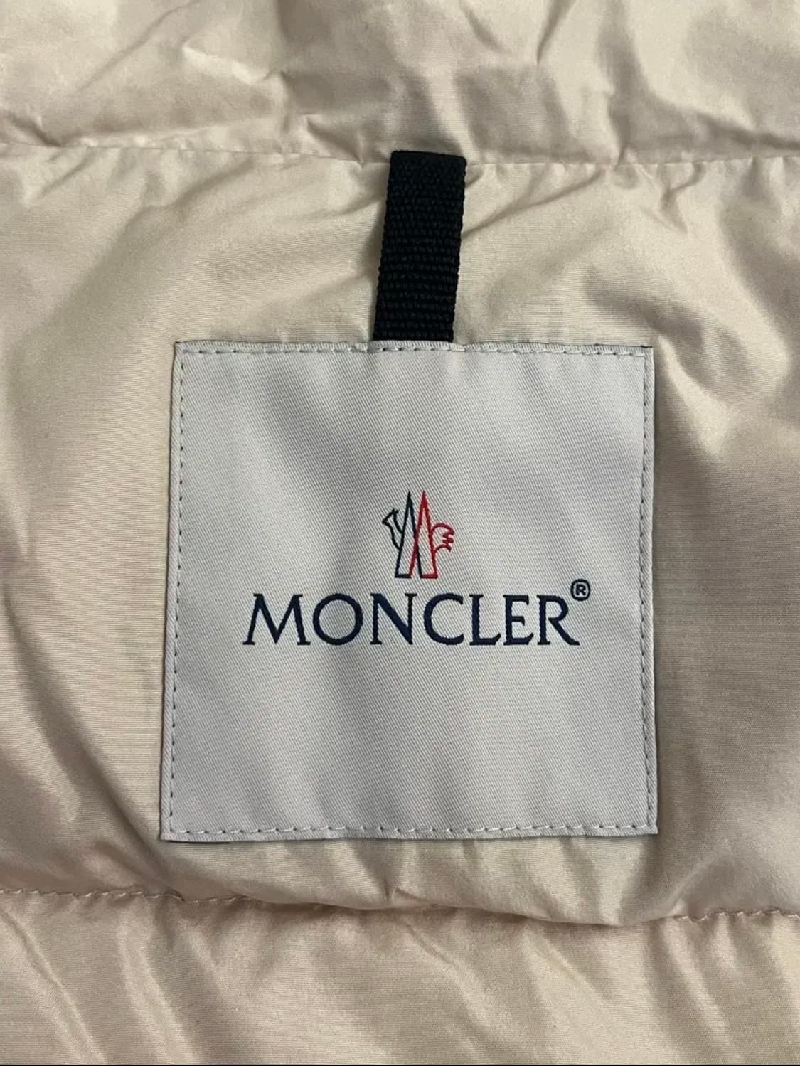 MONCLER RUFFLE HEM PUFFER JACKET 상품이미지6