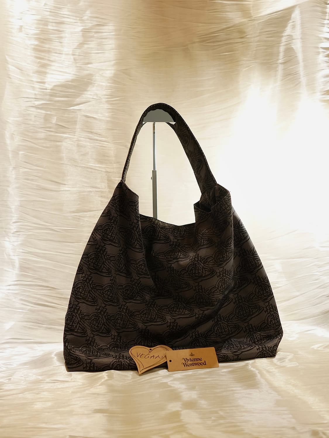 비비안웨스트우드 3D 모노그램 호보백 상품이미지3