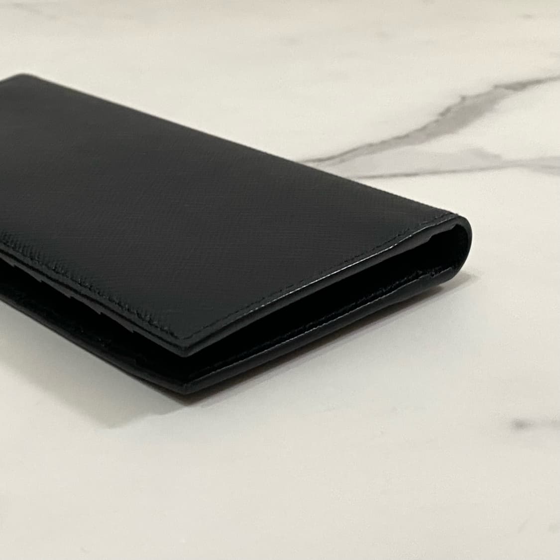 프라다 사피아노 레더 메탈로고 장지갑 블랙 2MV836 상품이미지4