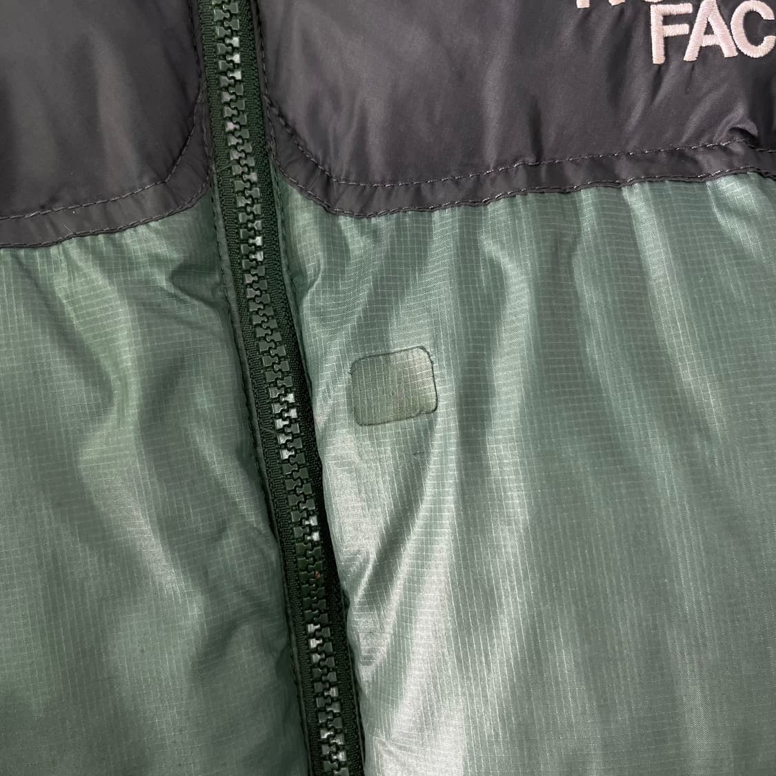 100 노스페이스 눕시 700 그린 패딩 상품이미지4