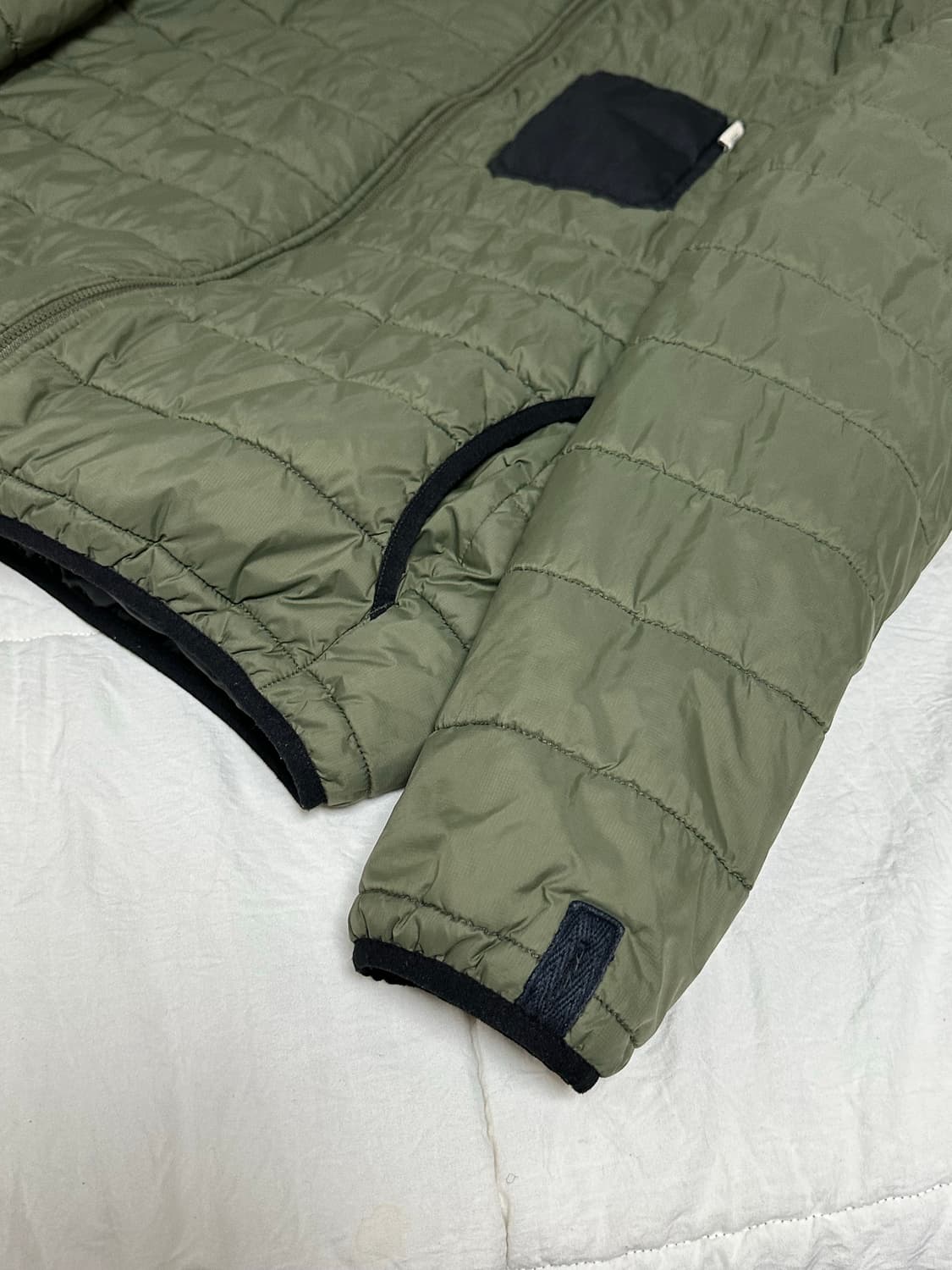 CP맛 반스 카키 경량패딩 라지 상품이미지5