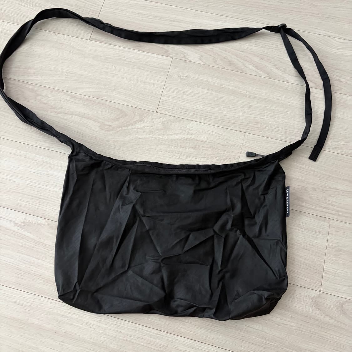 [1회착용] 몽벨 UL 모노 숄더백 M 사코슈 상품이미지2