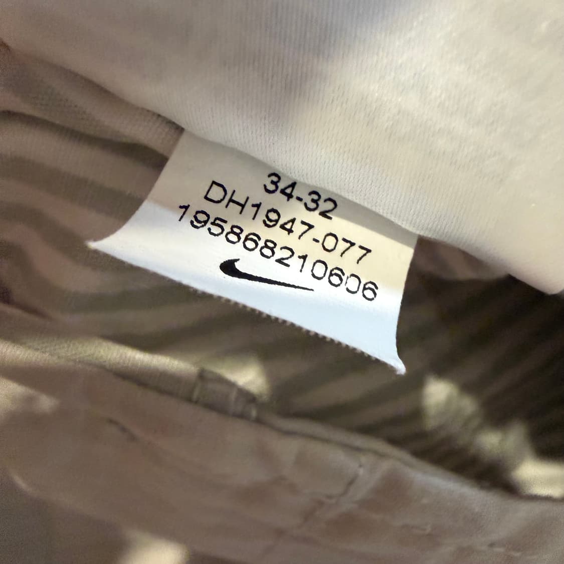 Nike 시어서커 스트라이프 팬츠 상품이미지4