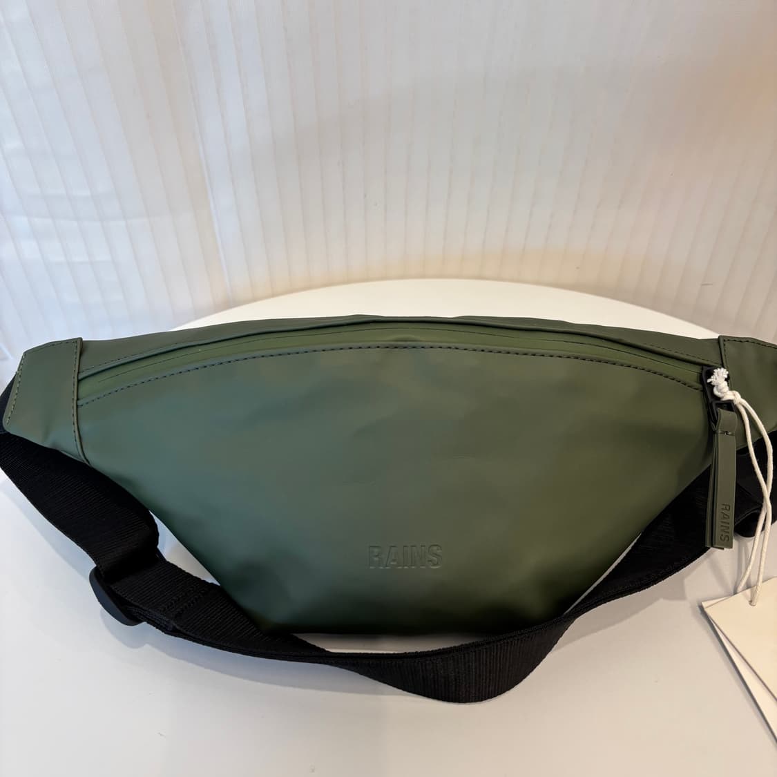 정품 Rains 레인스 힙색 크로스백     상품이미지2