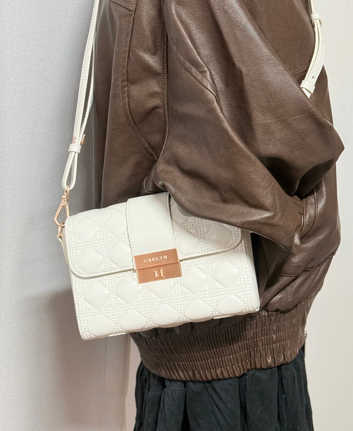 칼린 CARLYN 퀼팅 숄더백 화이트 상품이미지1