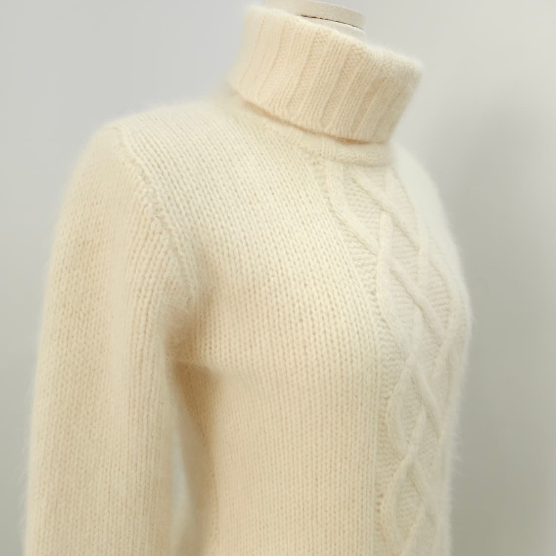 아이보리 울혼방 꽈배기 폴라넥 니트 미니원피스 상품이미지6