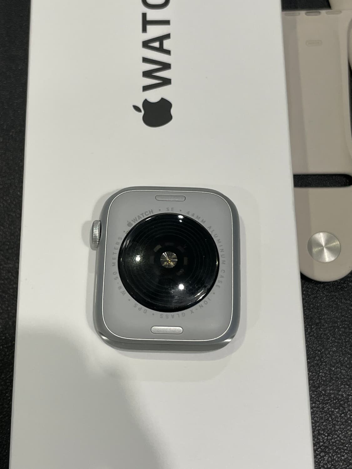 애플워치 SE 2세대 44CM  + 충전기 + 풀박스 상품이미지3