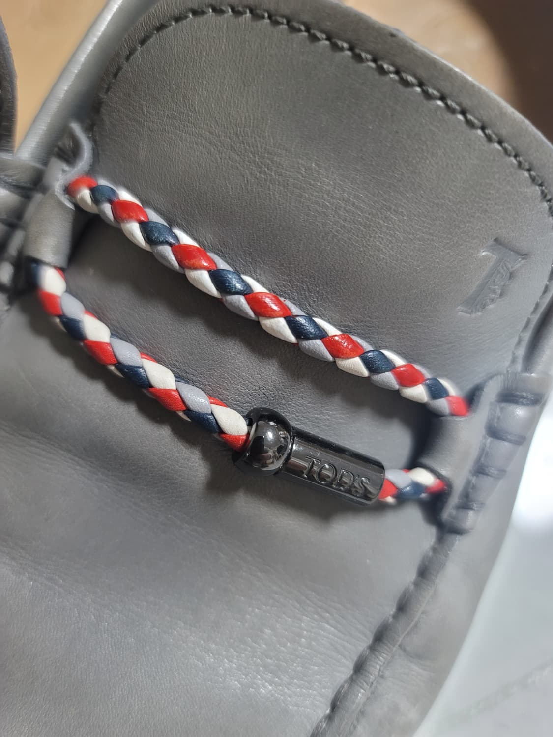 토즈 명품 로퍼 8사이즈 남성 270사이즈 상태굿

 상품이미지5