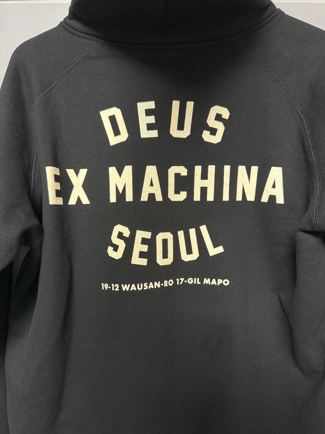 새상품) 데우스 엑스 마키나 서울 M 후드티  상품이미지2