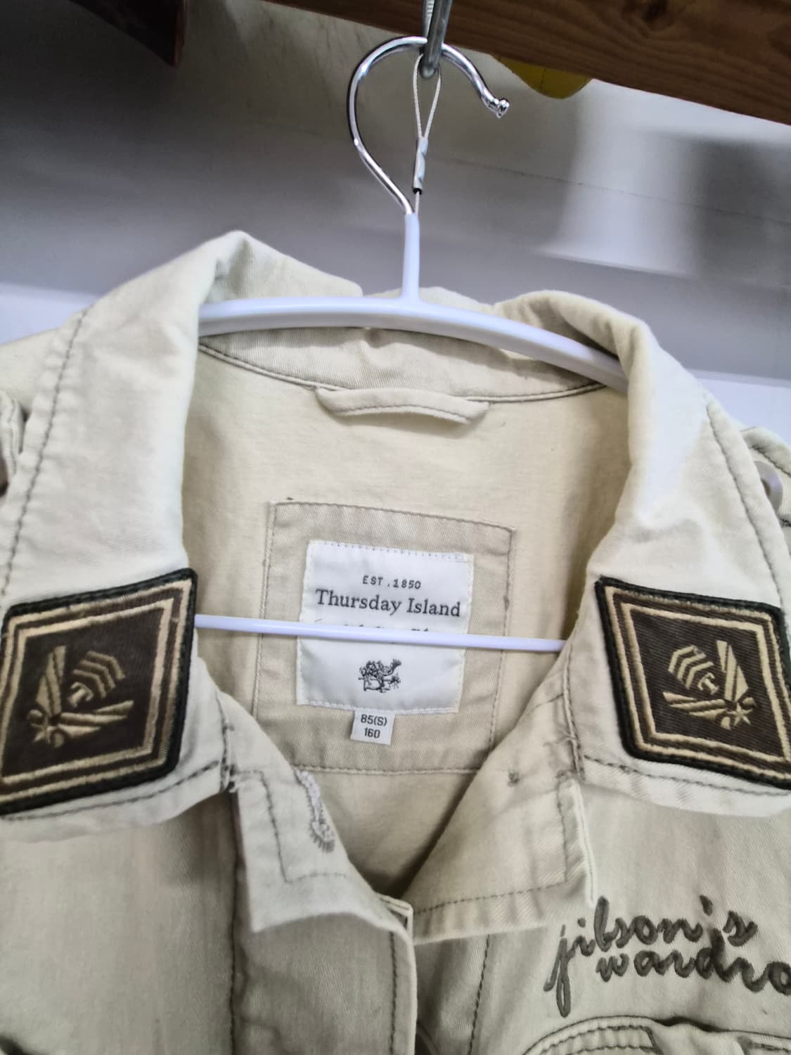 써스데이 아일랜드 자수와팬 코튼사파리 상품이미지2