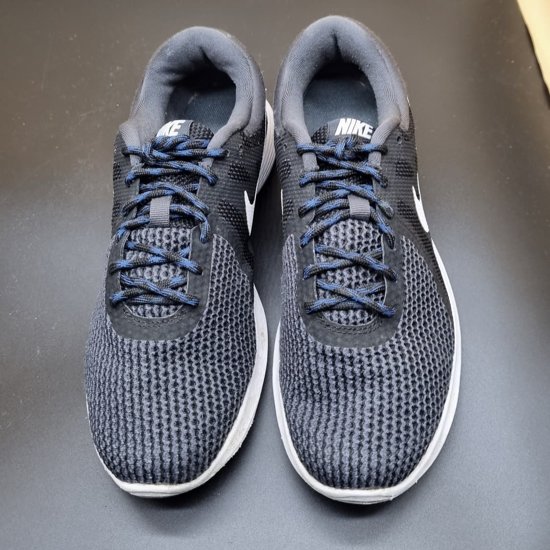 나이키 레볼루션4 남성운동화270  상품이미지2