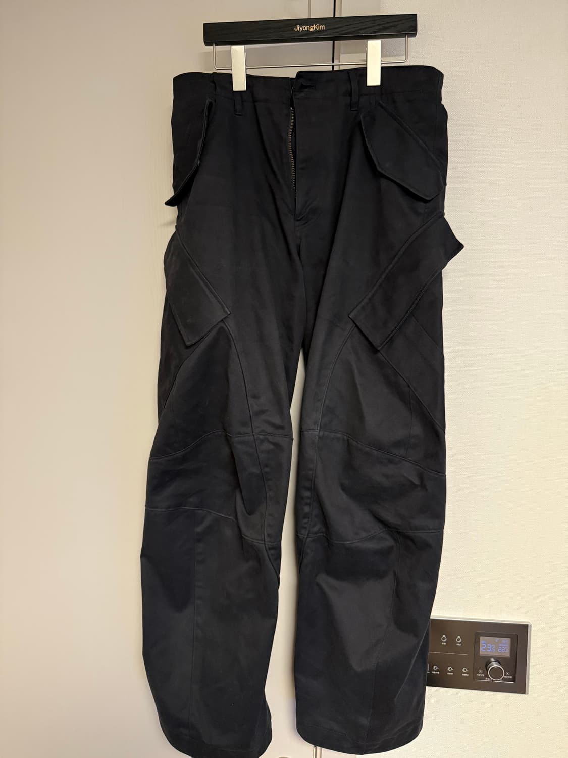 지용킴 curved multi pocket trousers m사이즈 상품이미지6