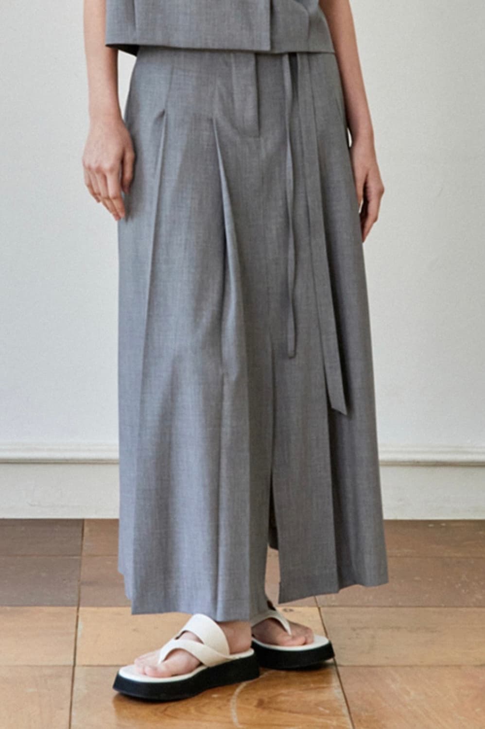 에스와이투씨 트윈 턱 롱 스커트 그레이 상품이미지3