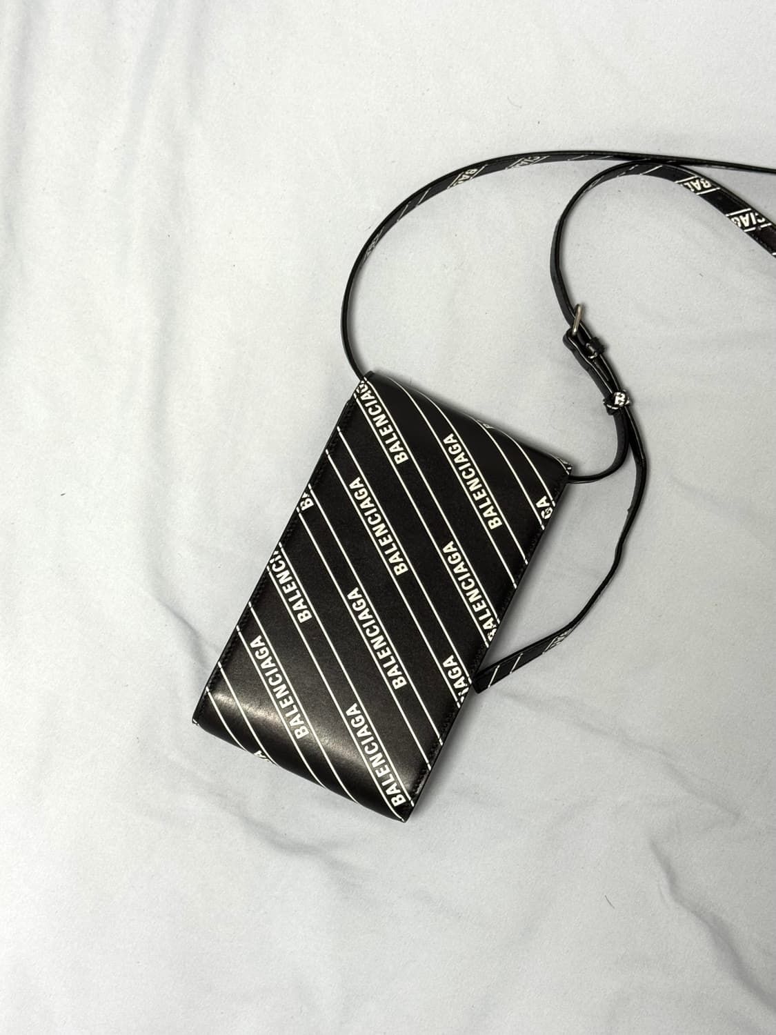 발렌시아가 크로스백 상품이미지3