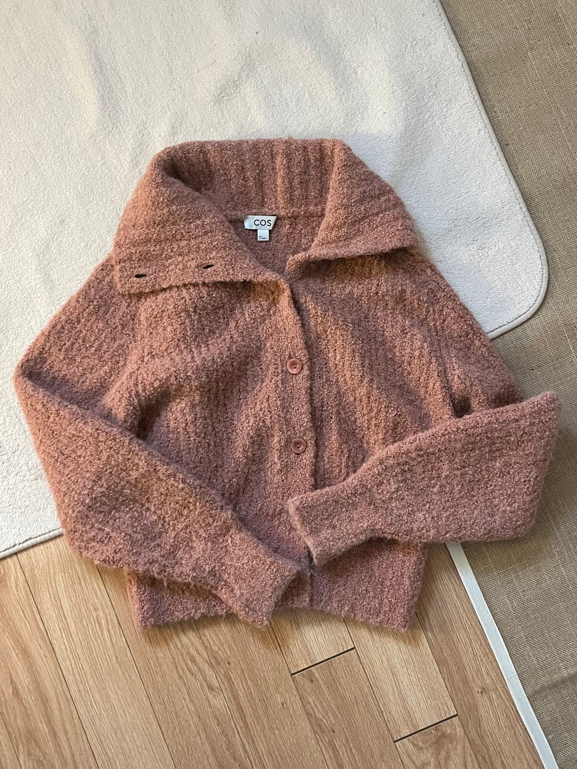 COS 알파카 하이넥 니트 상품이미지3