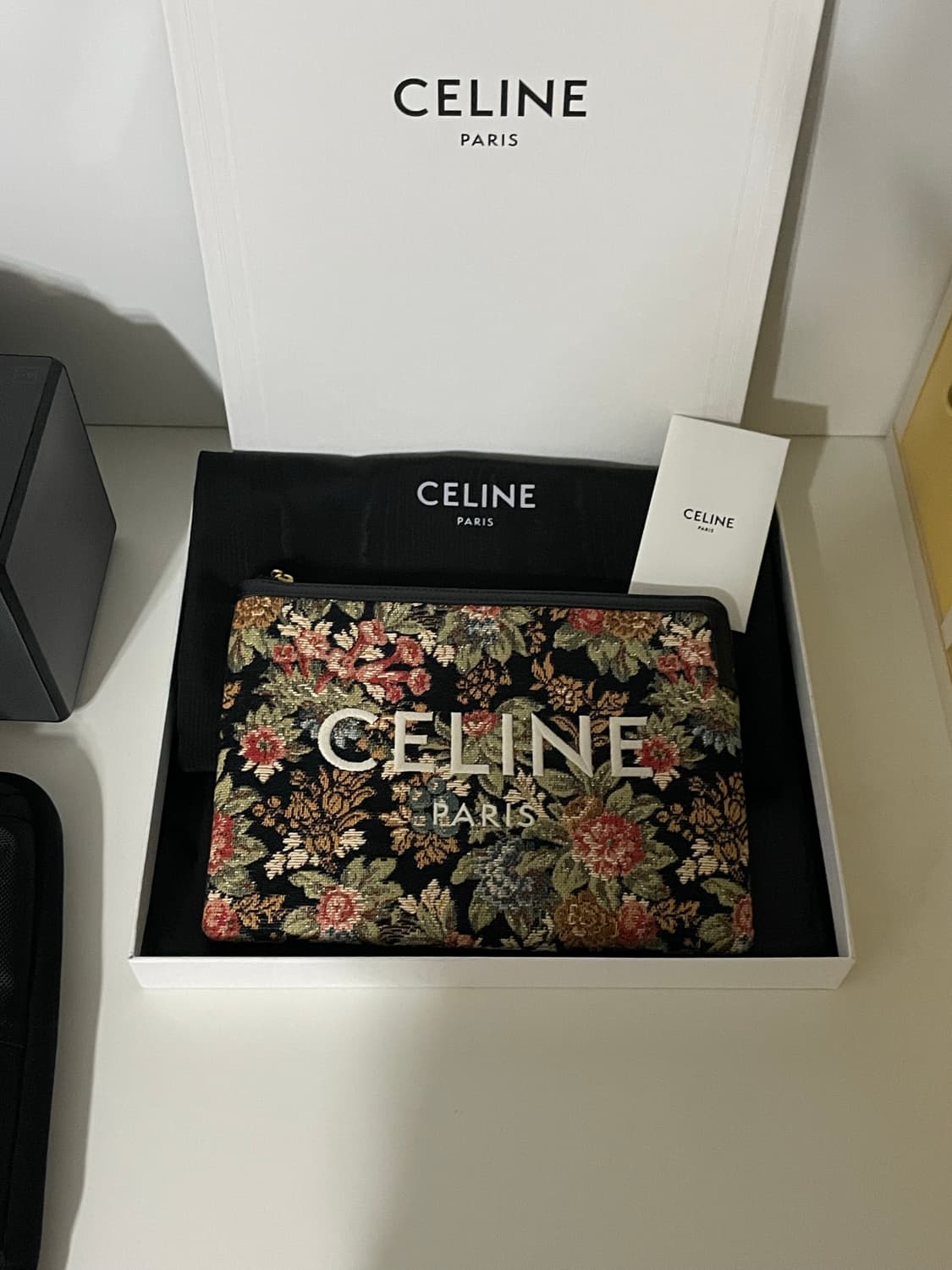 셀린느 플라워 자수 파우치 스몰 상품이미지2