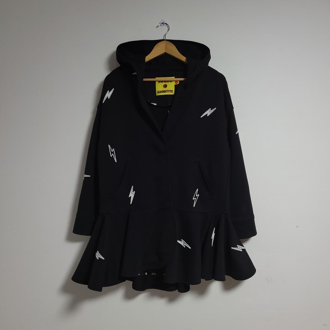 (F) 럭키슈에뜨 여성 후드 코트 자켓 원피스 블랙 번개 패턴 상품이미지1