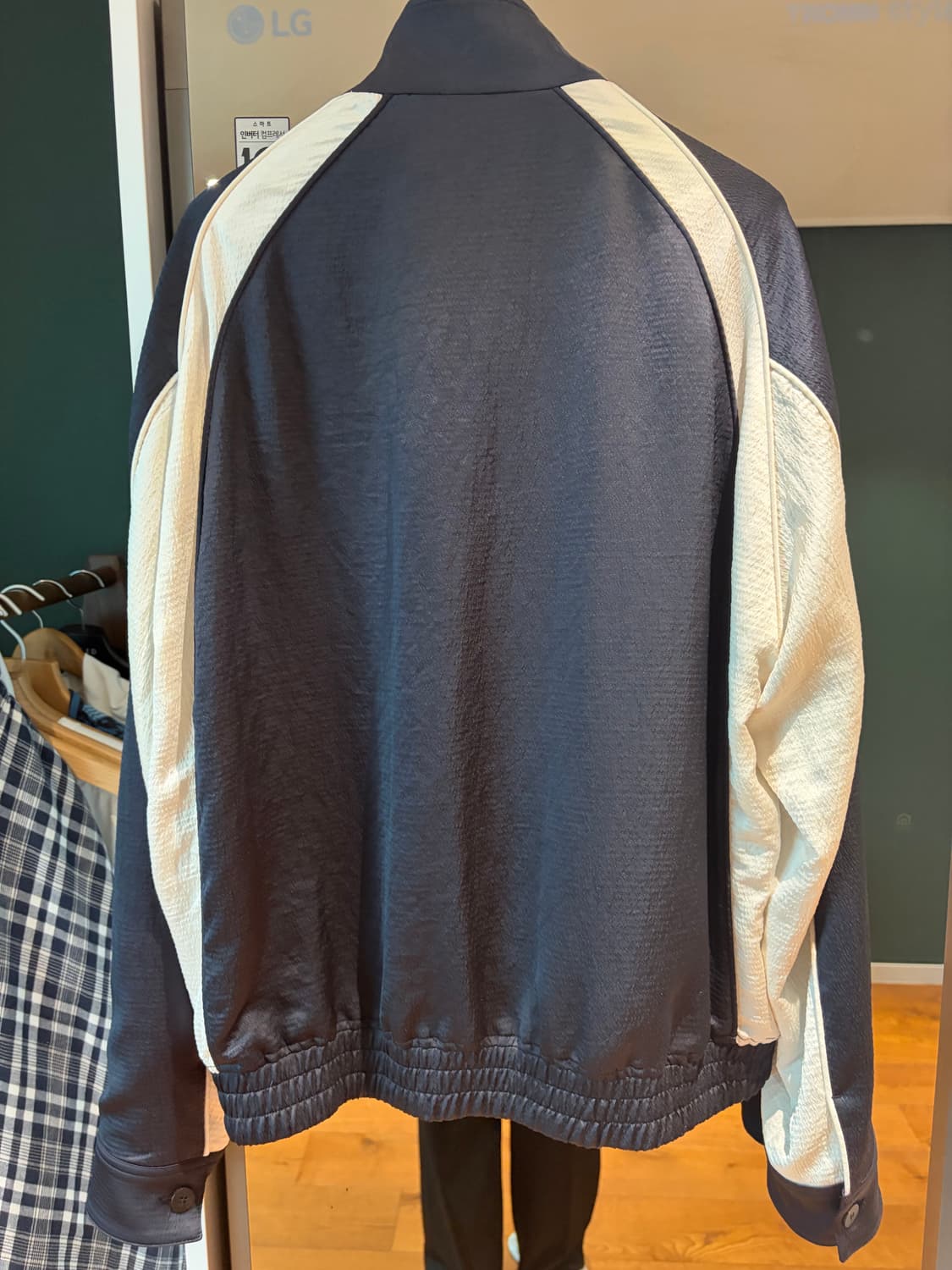 솔리드옴므 26SS 네이비 컨트래스트 트랙 자켁 48 (새상품) 상품이미지2