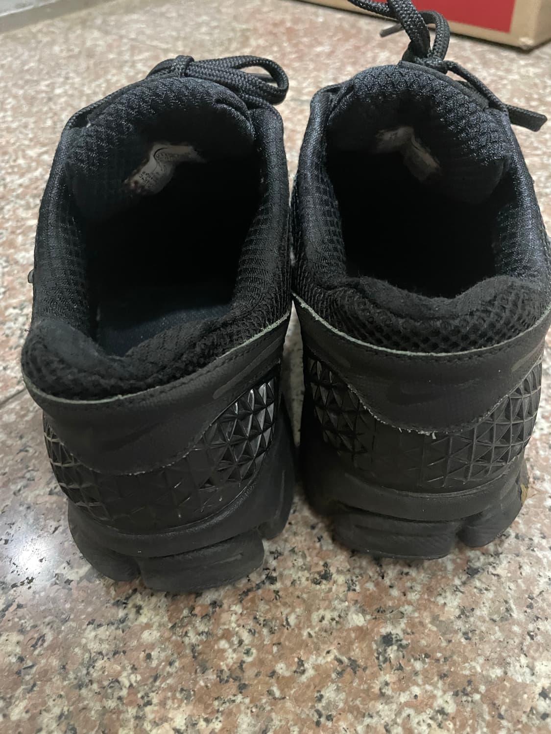 나이키 줌 보메로5 SP블랙 255 상품이미지4