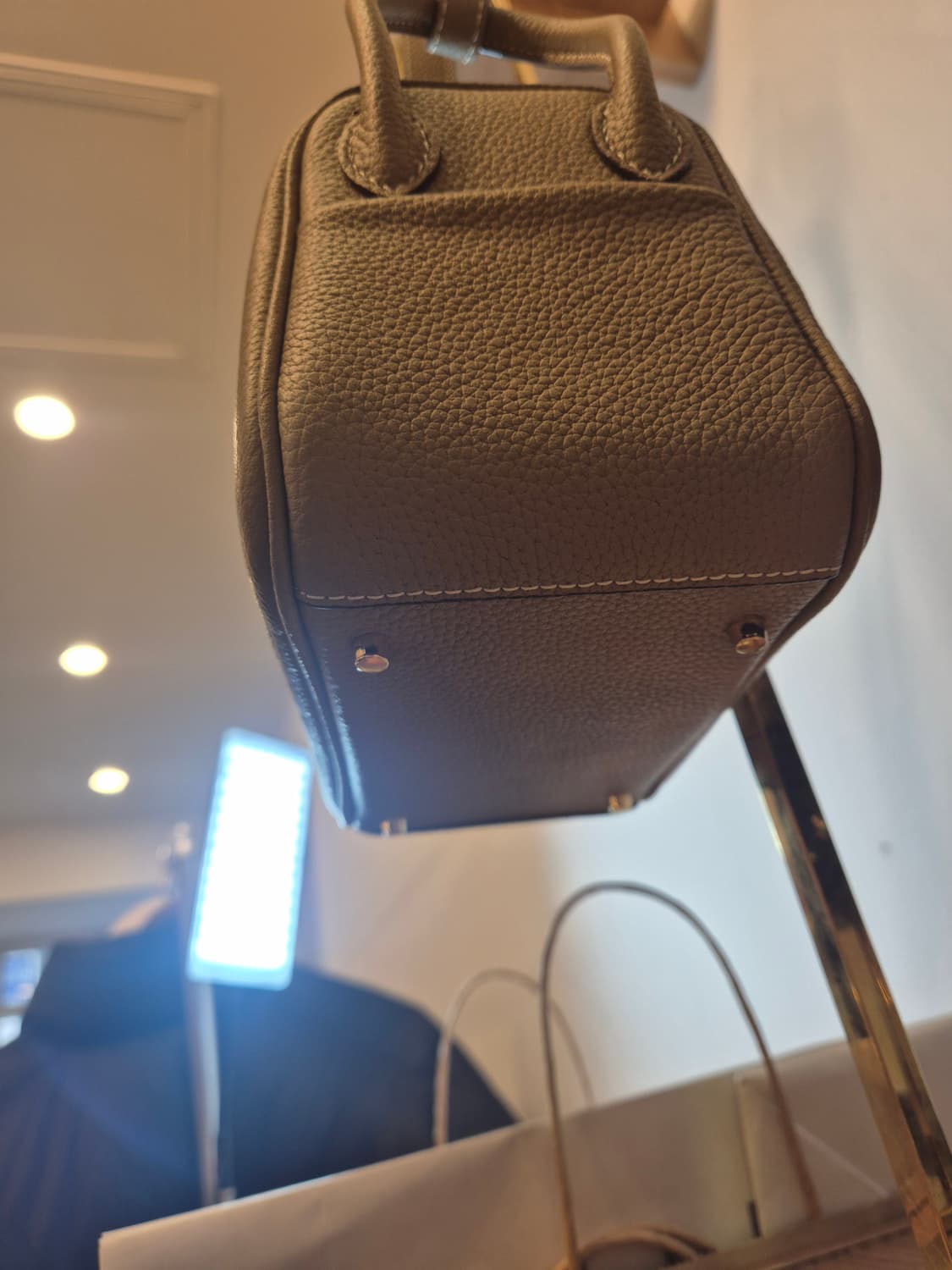 [HERMES] 에르메스 린디(Lindy) 미니 19 토트백 상품이미지2