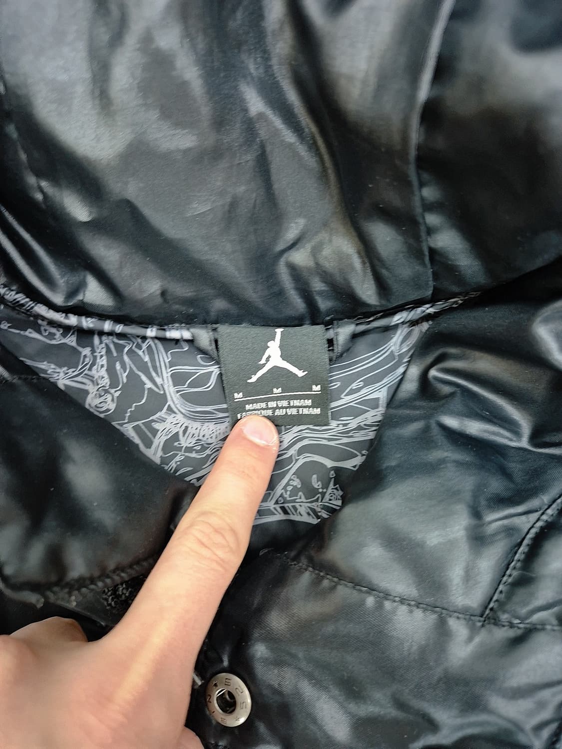 [100]<나이키 조던>블랙 패딩 점퍼 상품이미지2