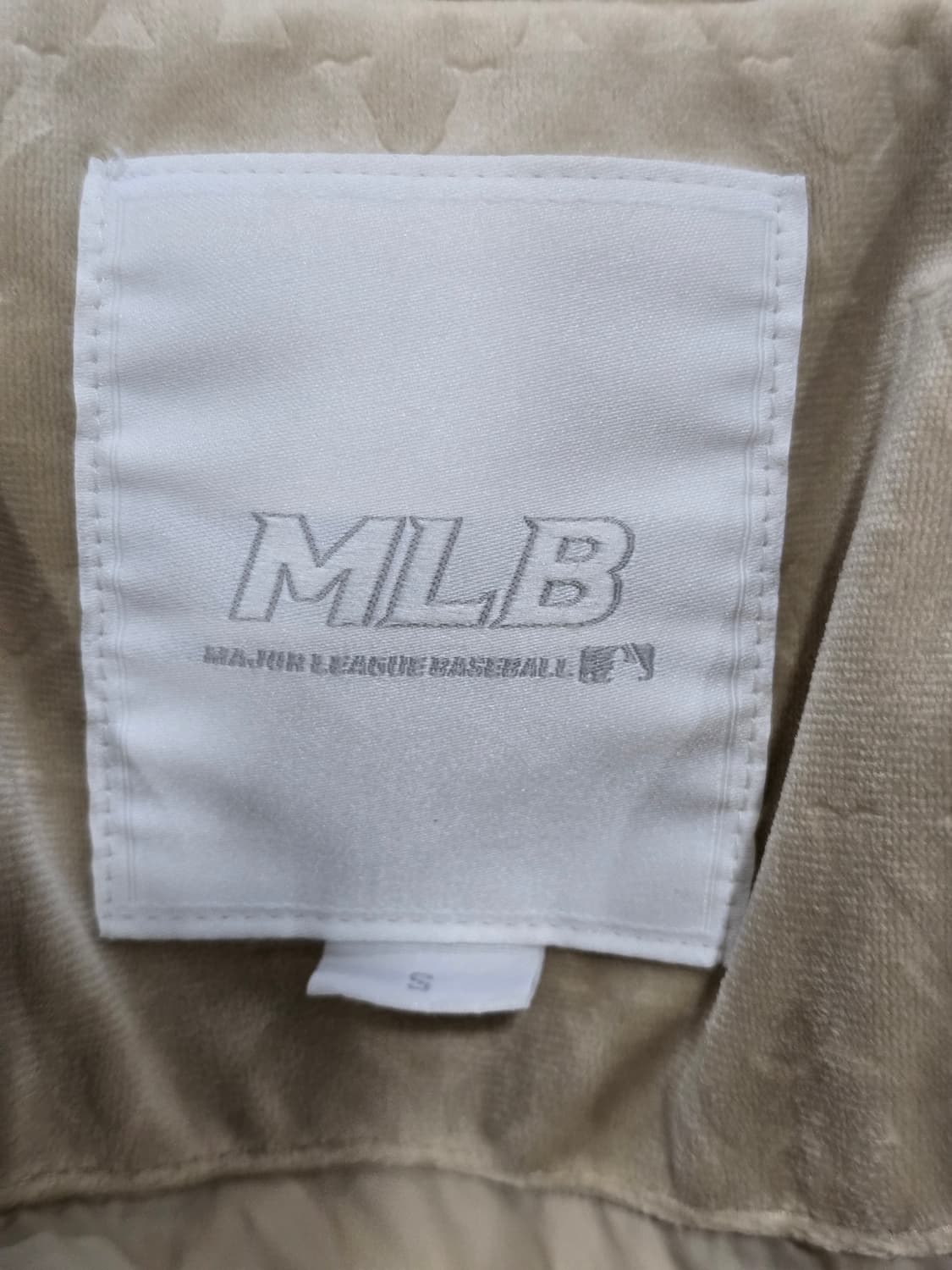 MLB 모노그램 뉴욕양키스 숏패딩 S 상품이미지4