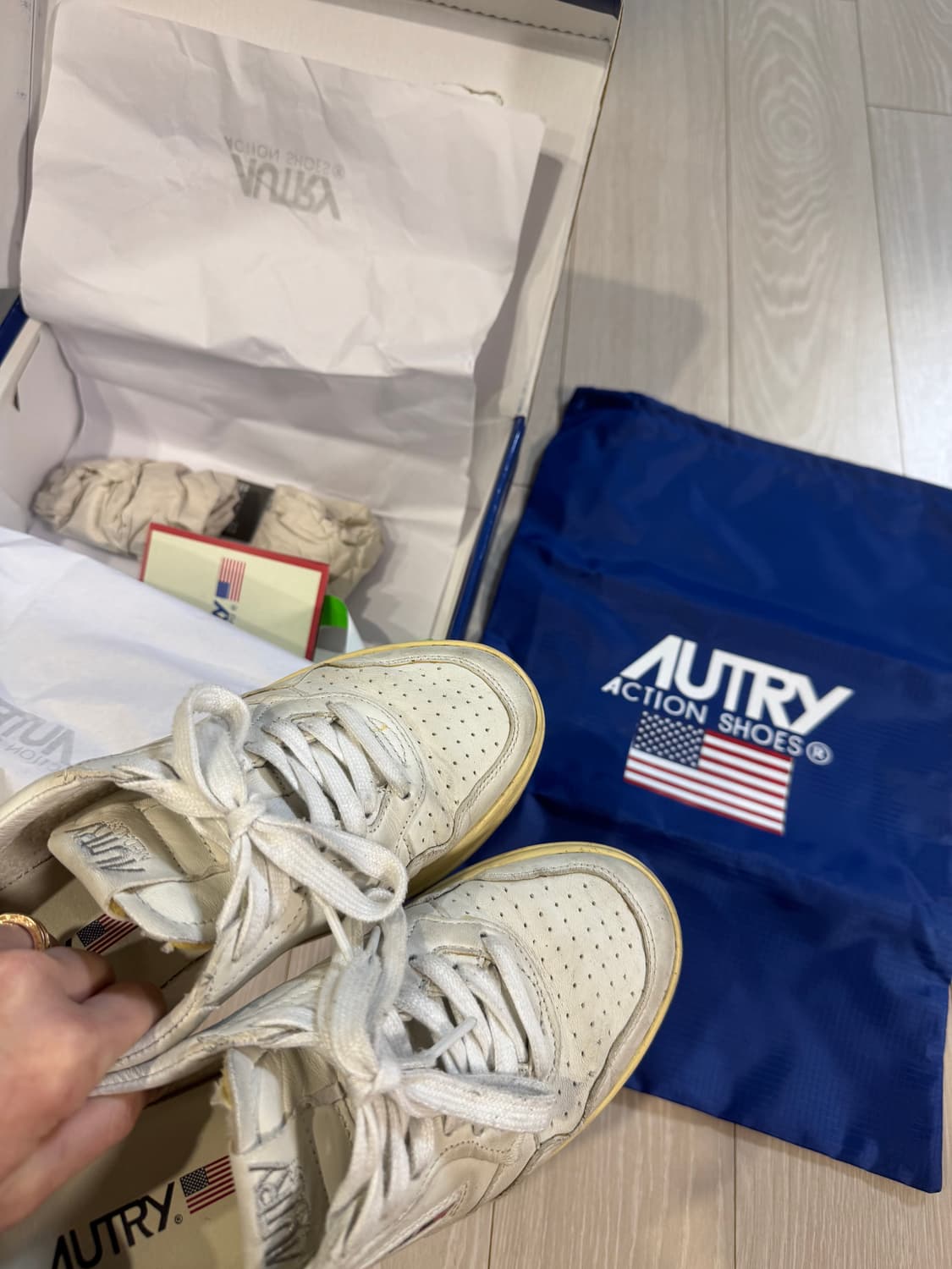 오트리 메달리스트 스니커즈 화이트 36 상품이미지1