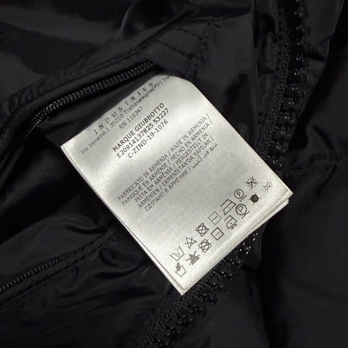 [블랙 2/새상품급] 몽클레어 마르크 패딩 블랙 풀구성 마야프 상품이미지6