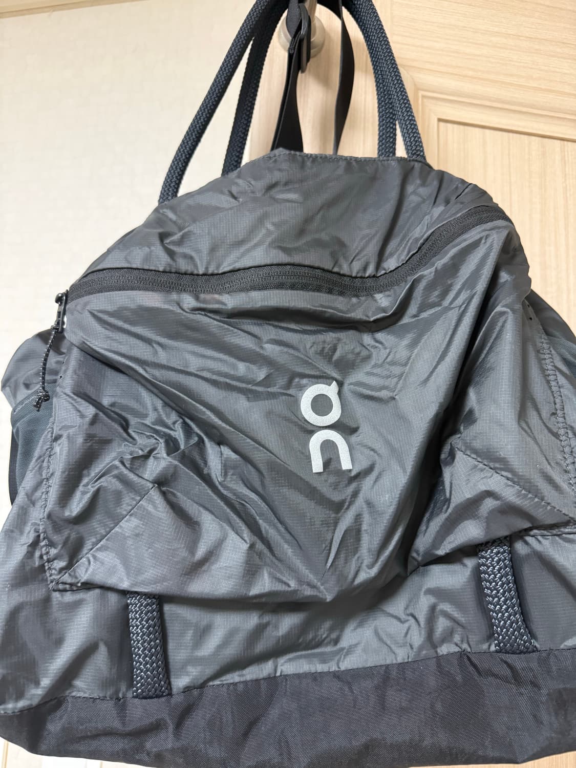 On Running Track Pack 35L Lite Magnet 상품이미지2