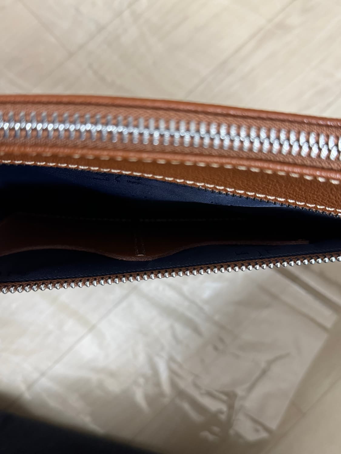 로터프 아이패드 가방 브라운 상품이미지4