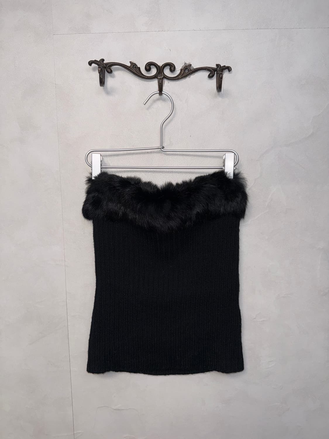 Black rabbit fur trimming tube top 슬리브리스 상품이미지3